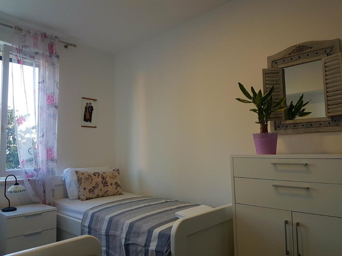 Apartments By The Sea Kastel Kambelovac, Kastela - 13349 ภายนอก รูปภาพ