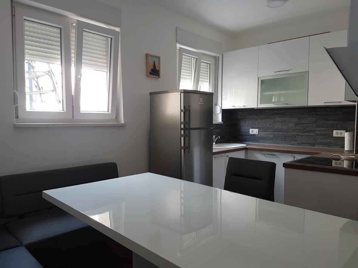 Apartments By The Sea Kastel Kambelovac, Kastela - 13349 ภายนอก รูปภาพ